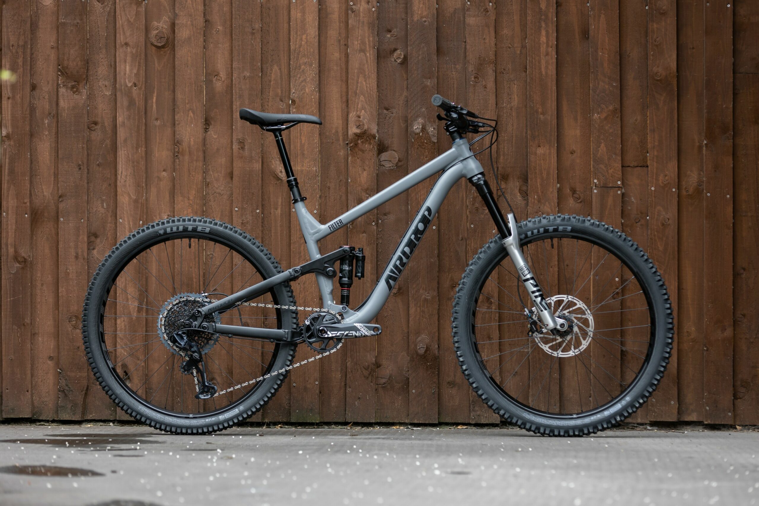 Airdrop Filter: Neues Trailbike mit 135 Millimetern Fahrspaß!