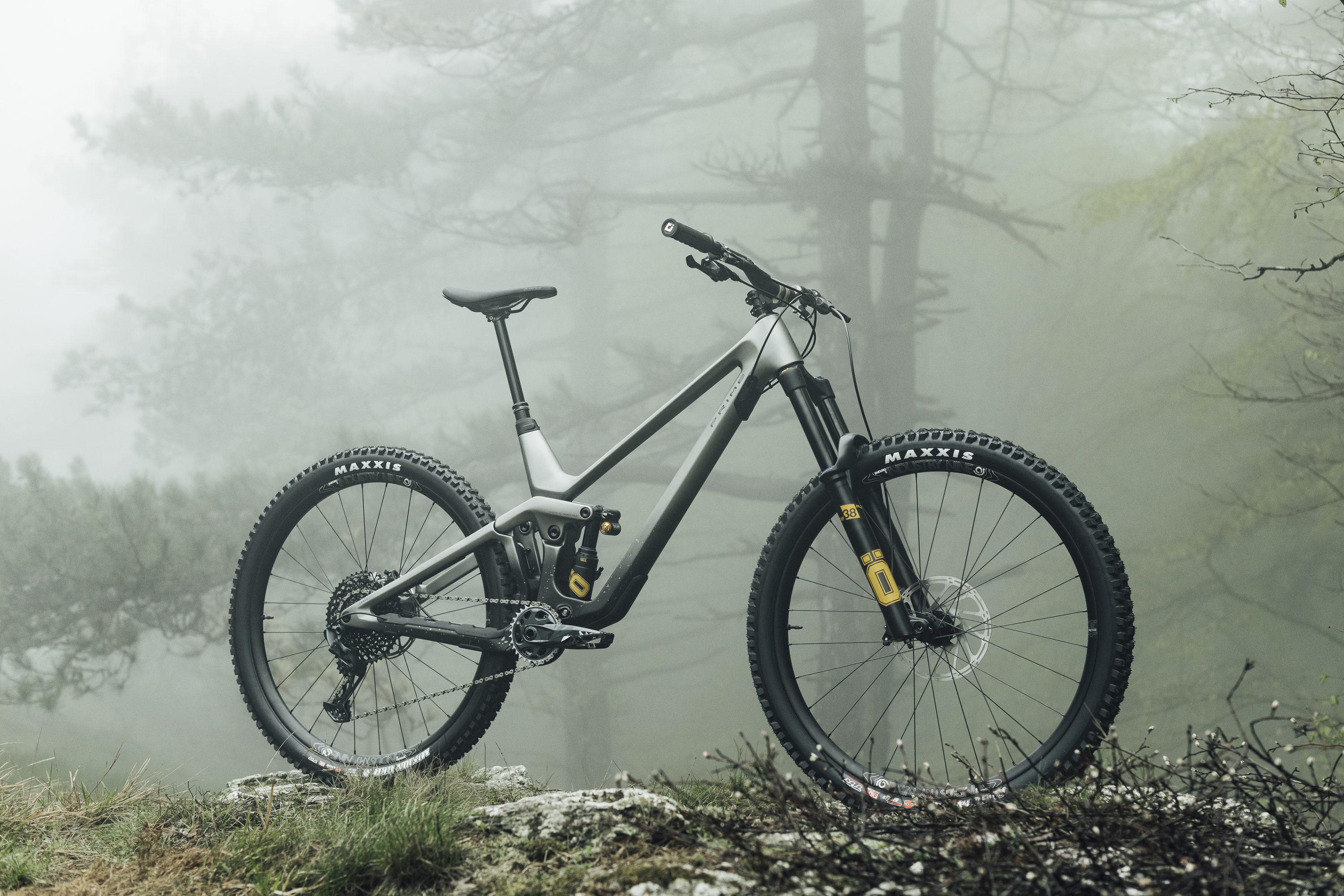 Prime Thunderflash 2022: Öhlins-Fahrwerke und mehr für das Stealth-Enduro