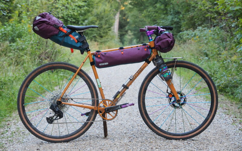 Farbenfroh und stylish ins Abenteuer: Ortlieb Bikepacking-Taschenset als Limited Edition
