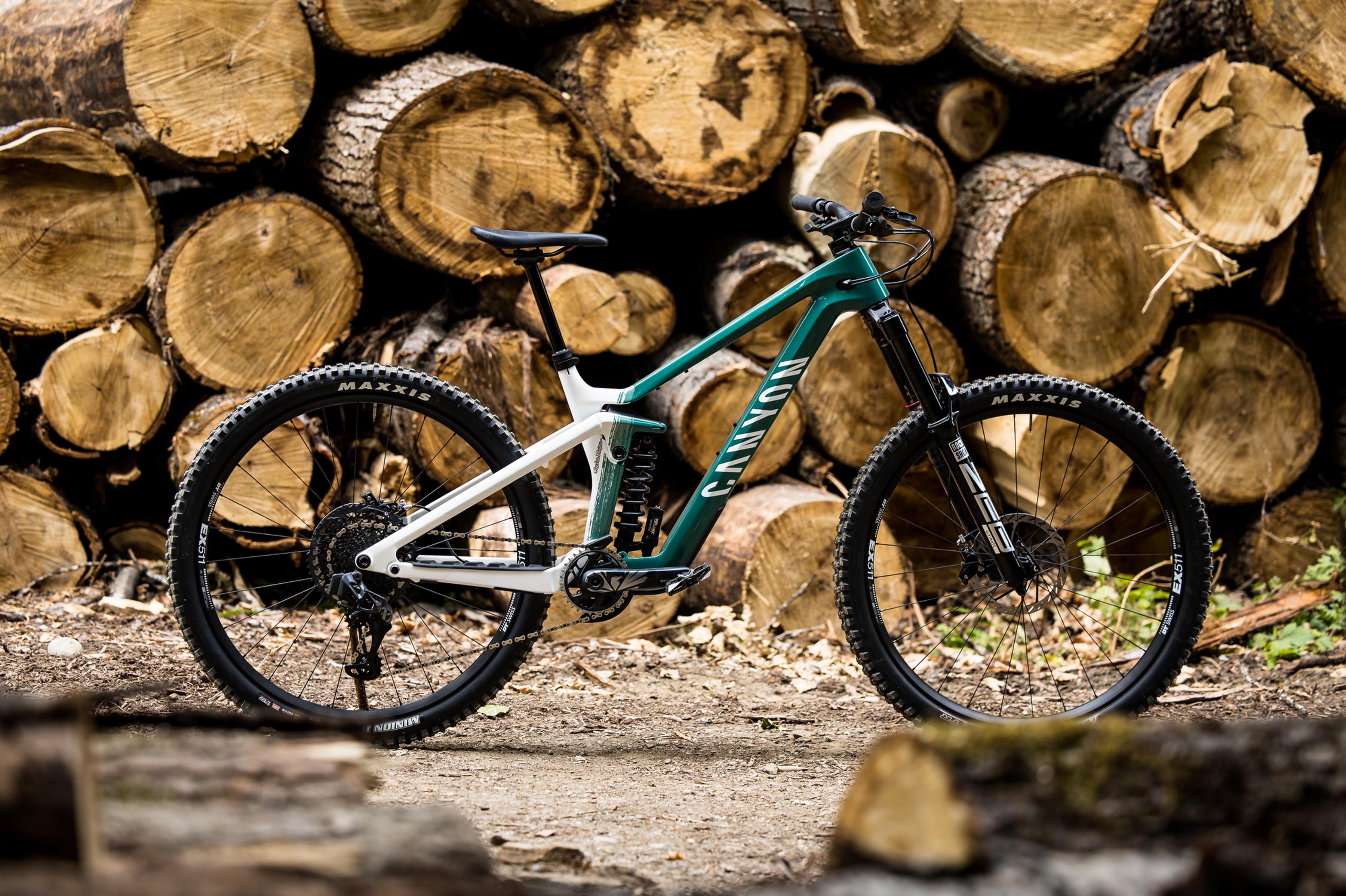 Neues Canyon Strive CFR TLD: Limitierte Troy Lee Designs-Variante vorgestellt