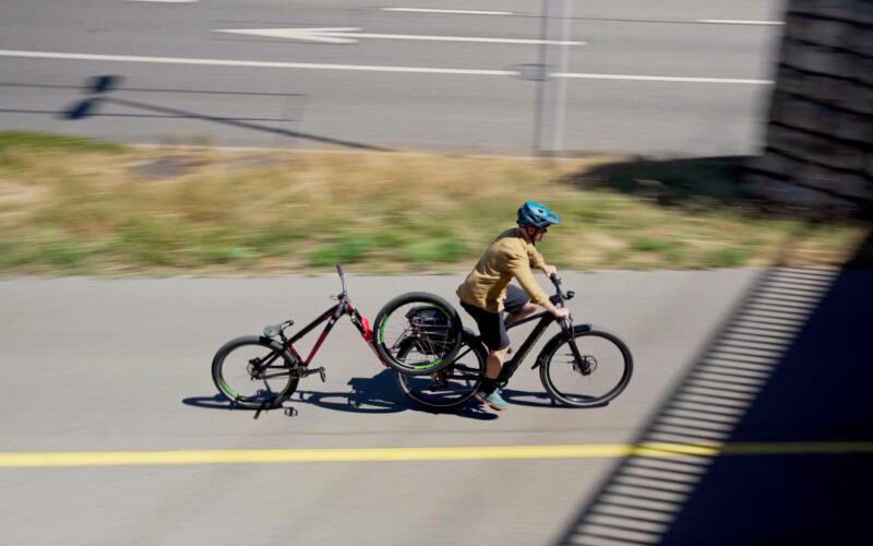 Pumprack – Fahrradanhänger fürs Dirtbike: Kreative Lösung für den Hin- und Rückweg
