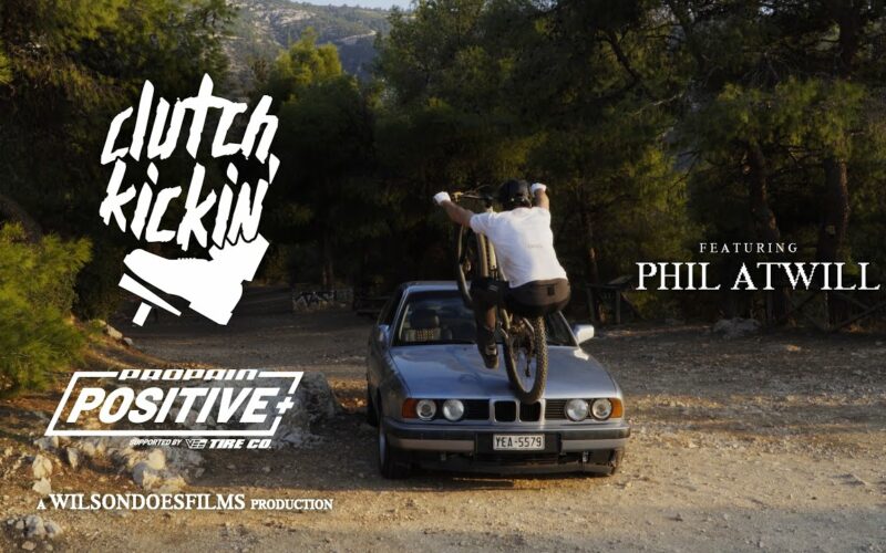 Video „Clutch Kickin“: Phil Atwill trickst durch seine Heimat Athen