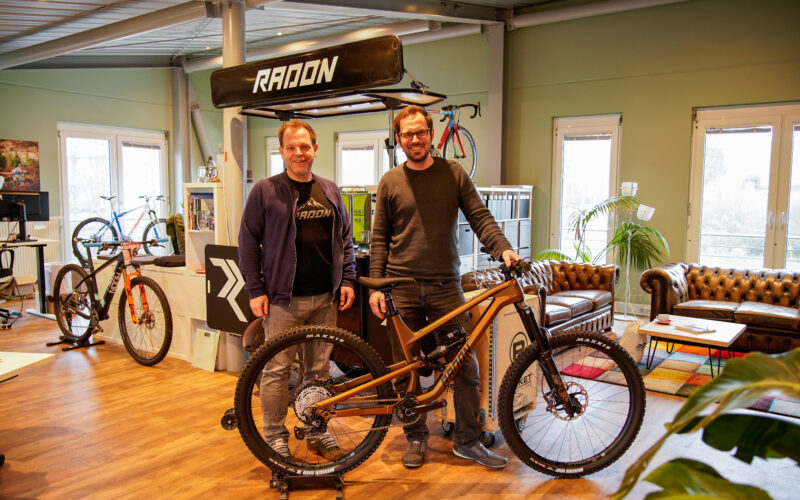 WBR-Gewinnübergabe bei Radon: „Ich hab wahrscheinlich ein Fahrrad gewonnen…?“