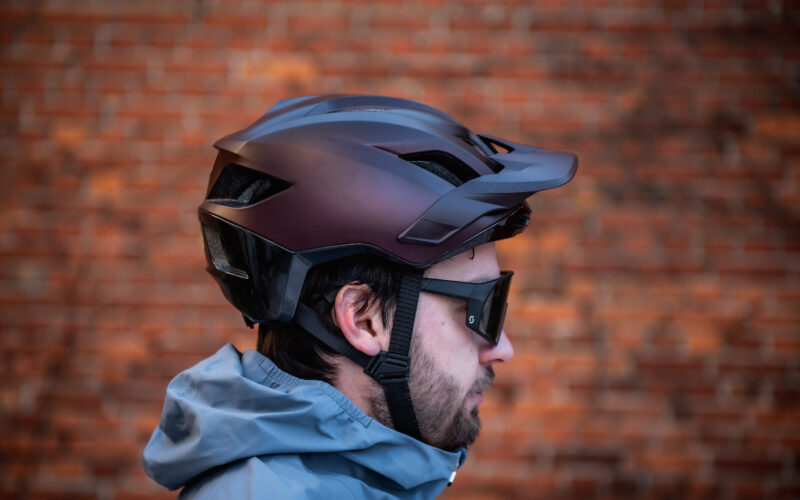 Troy Lee Designs Flowline SE MTB-Helm im Test: Understatement mit vielen Features