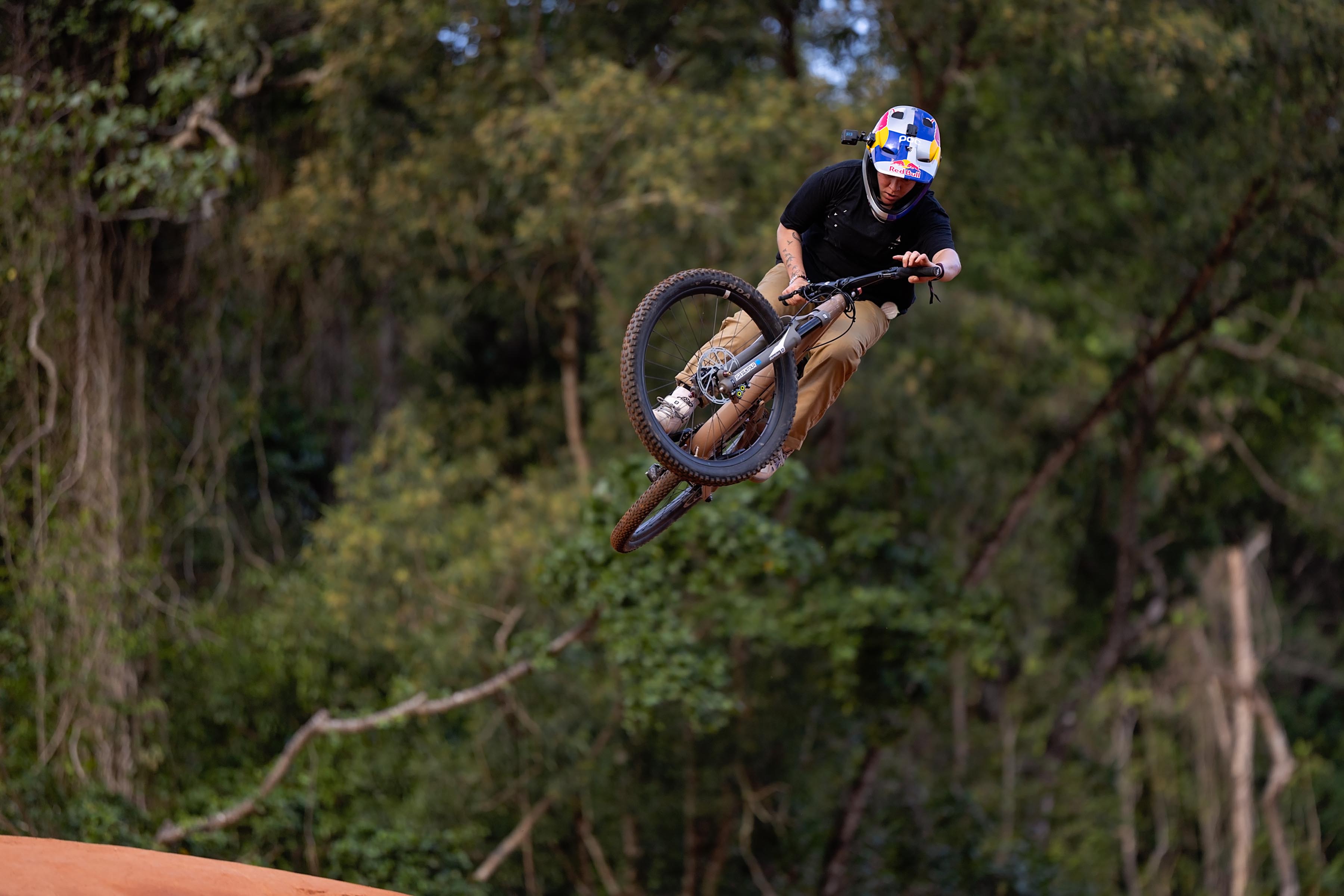 Neue Ära im Mountainbike-Sport: Frauen bei Crankworx Slopestyle 2024