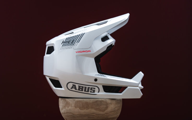 Abus HiDrop MTB-Helm im Test: Das kann der leichte Downhill-Helm für 200 €