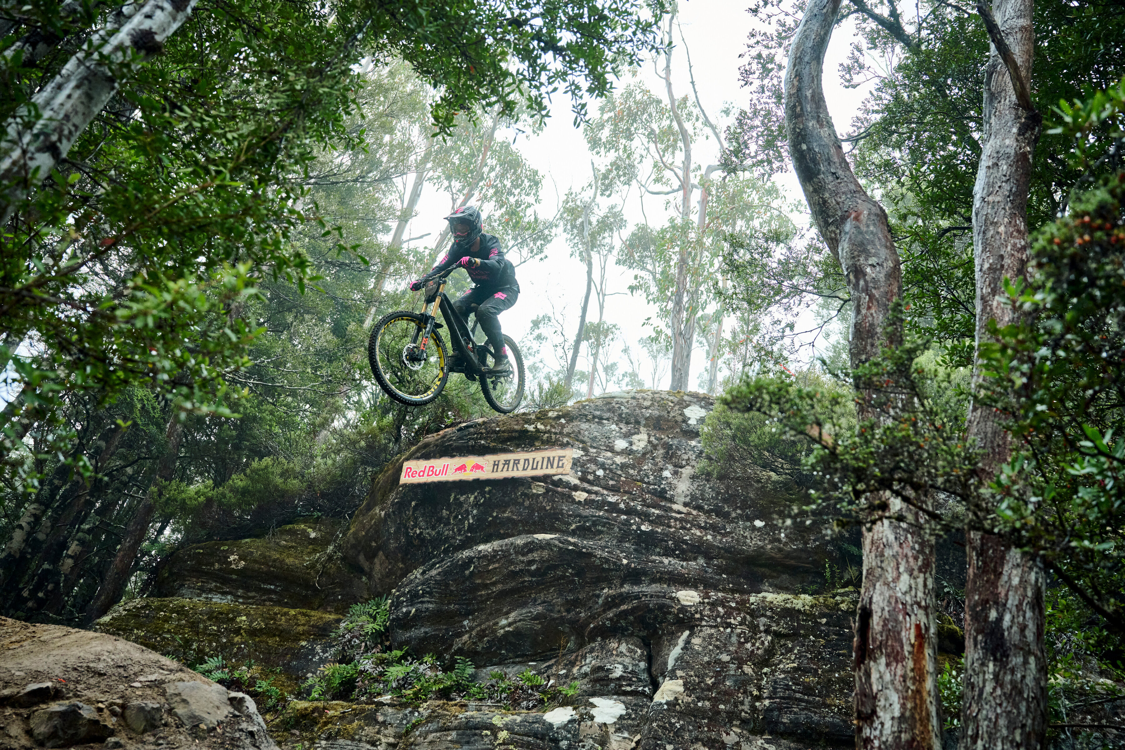 Red Bull Hardline 2025 – Tasmanien: Alle Infos – Fahrerliste, Livestream & Strecke