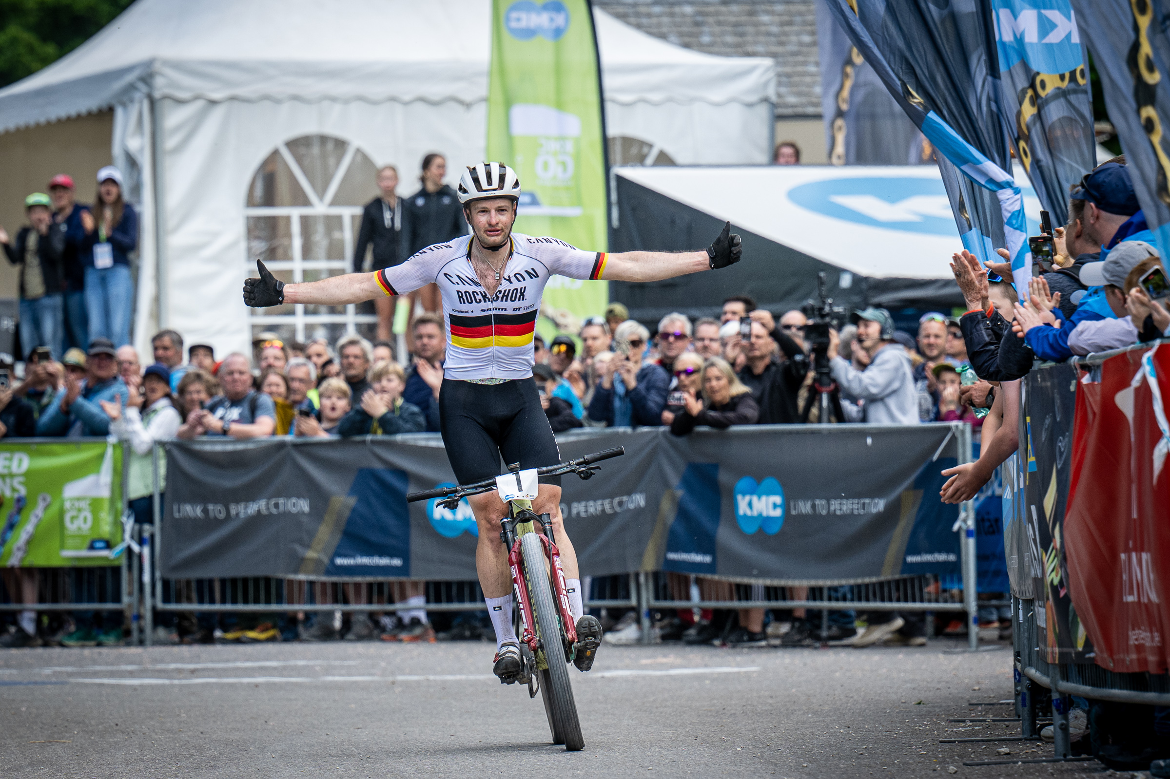 MTB Bundesliga 2025 – Heubach: Schwarzbauer & Pieterse siegen beim BikeTheRock