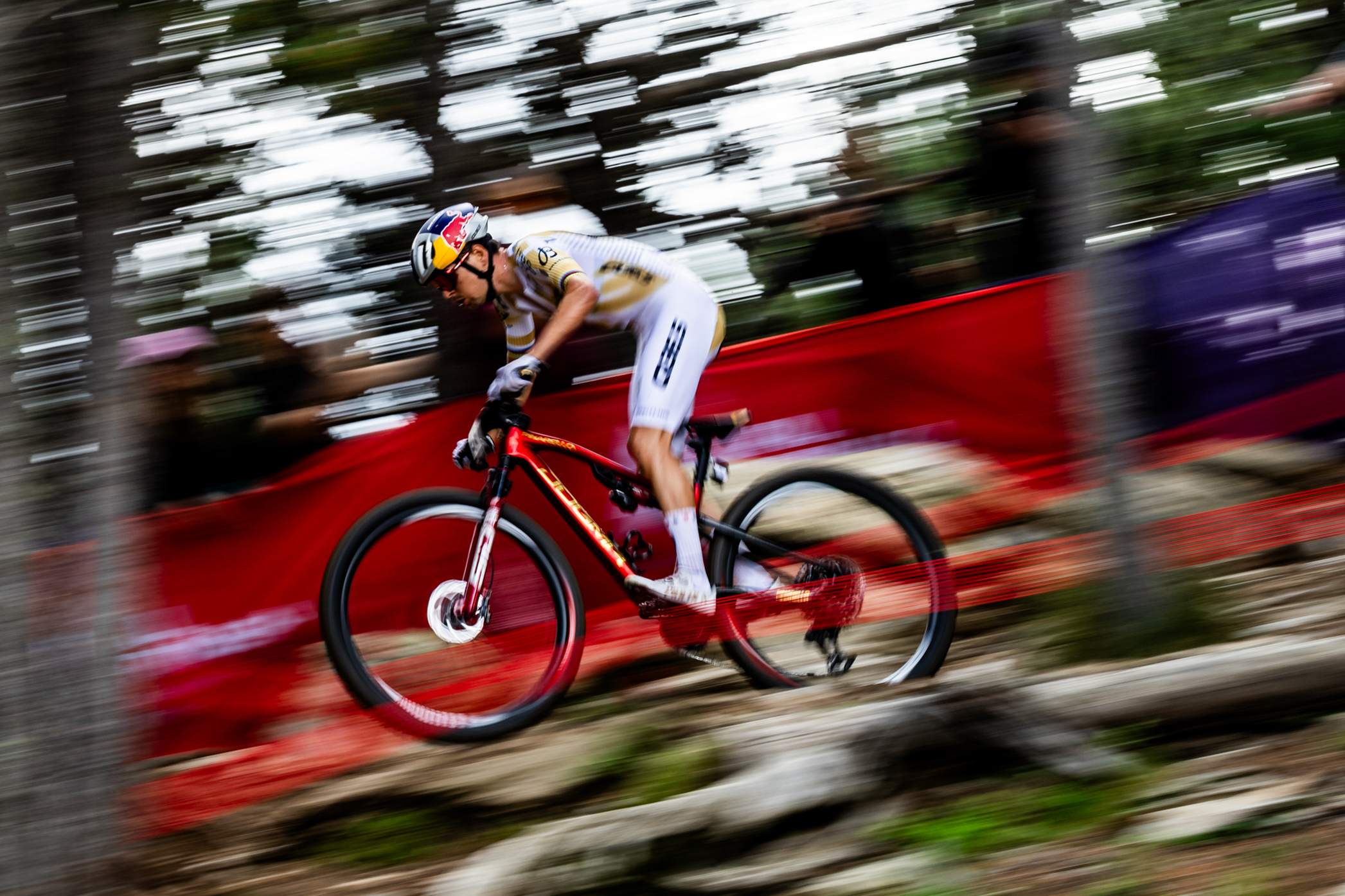 XC-World-Cup-2025-Andorra-Willkommen-zur-Pidcock-Show-Die-XC-Fotostory