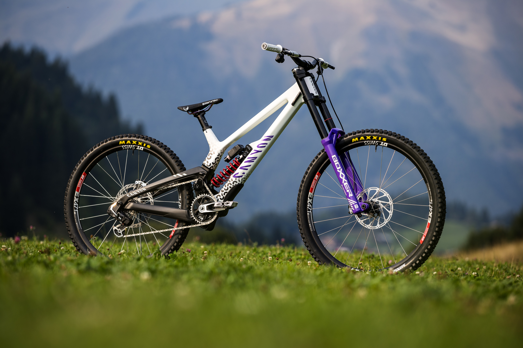 Canyon Sender in Sonder-Lackierung: 100. World-Cup-Start für Troy Brosnan