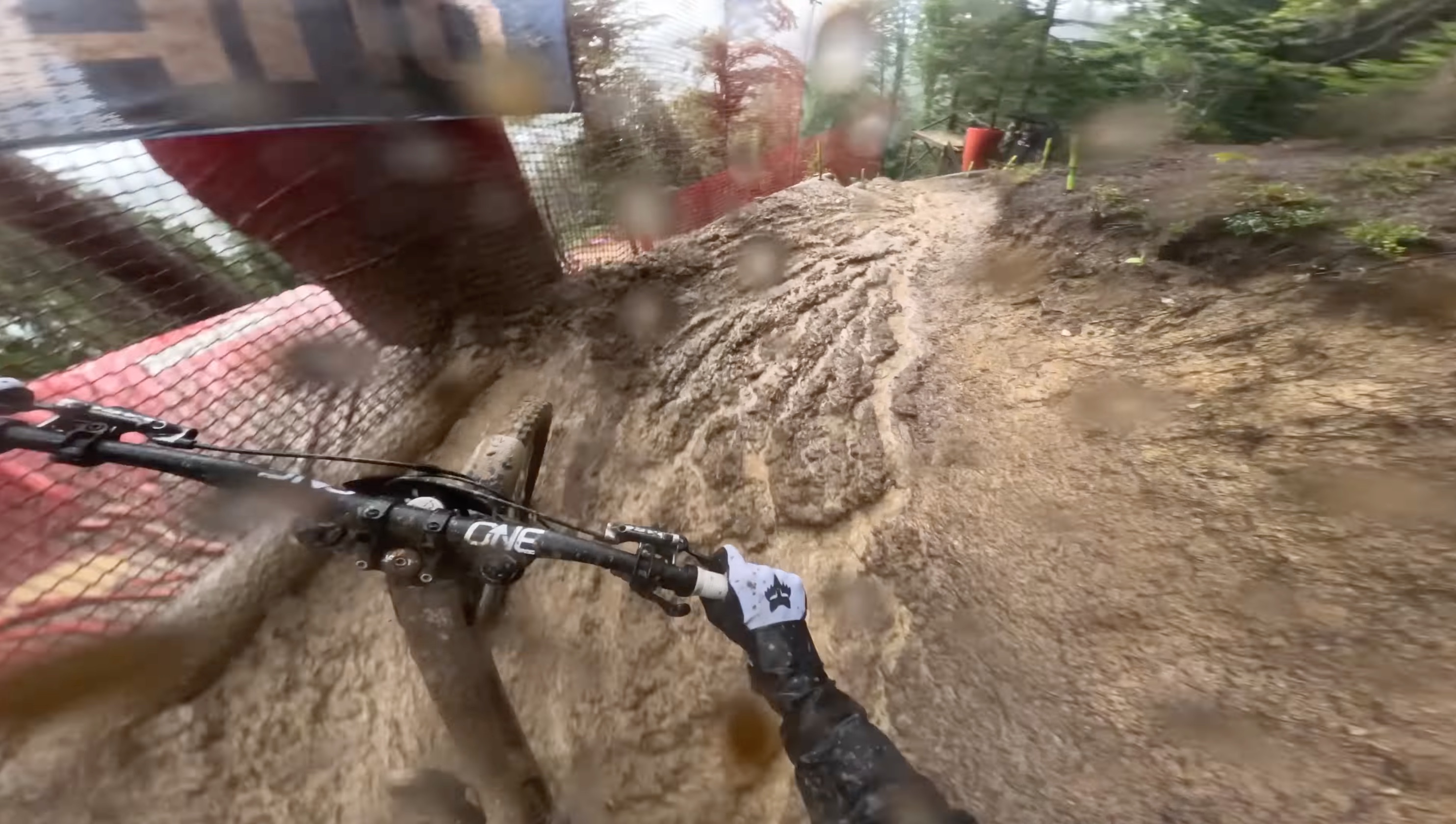 Downhill-World-Cup-2025-Les-Gets-Maximale-Matschepampe-Streckenvorschau-mit-Jackson-Goldstone