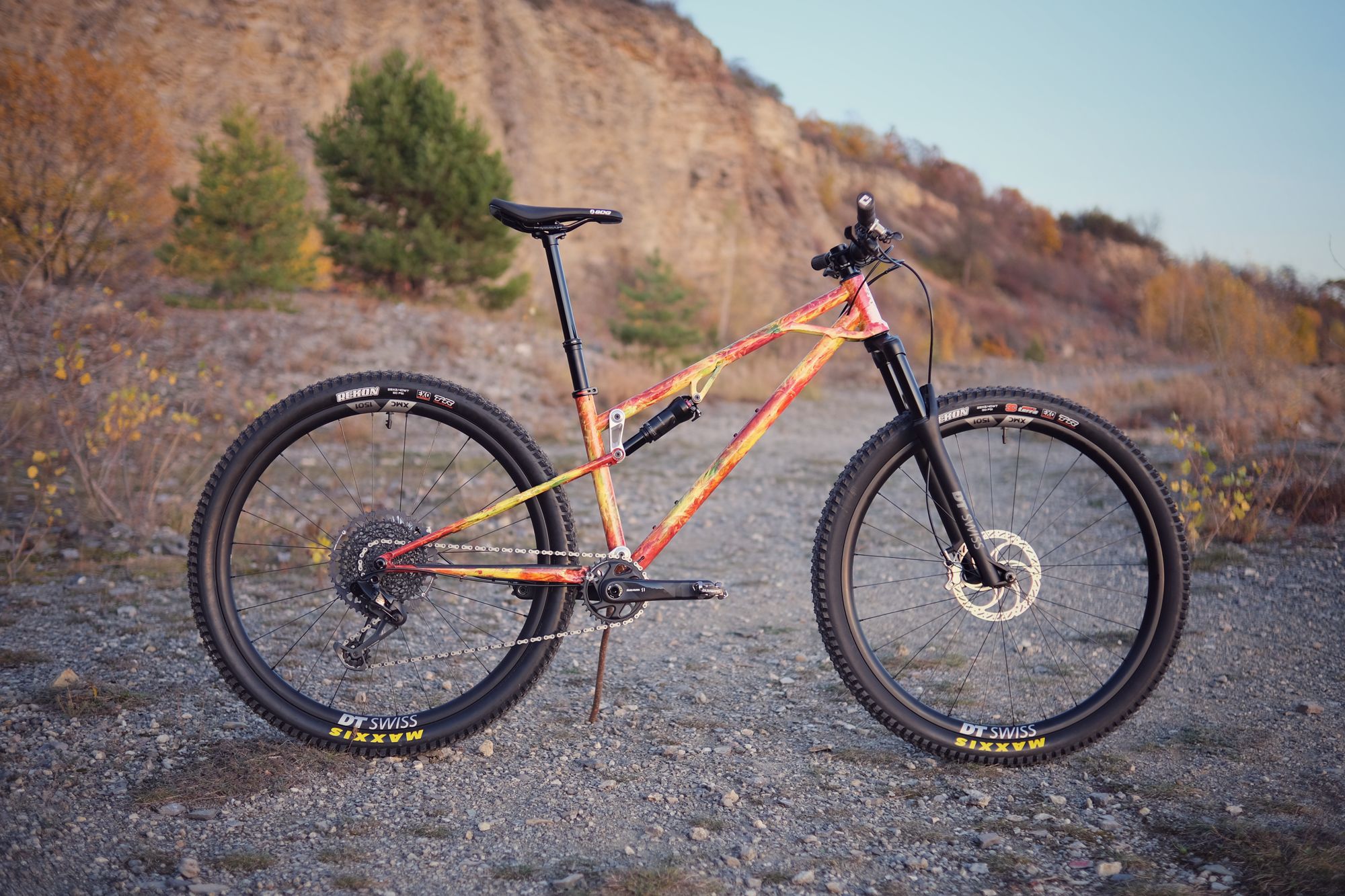 Zoceli Rutina: Down-Country-Fully aus Tschechien mit 32″ Option